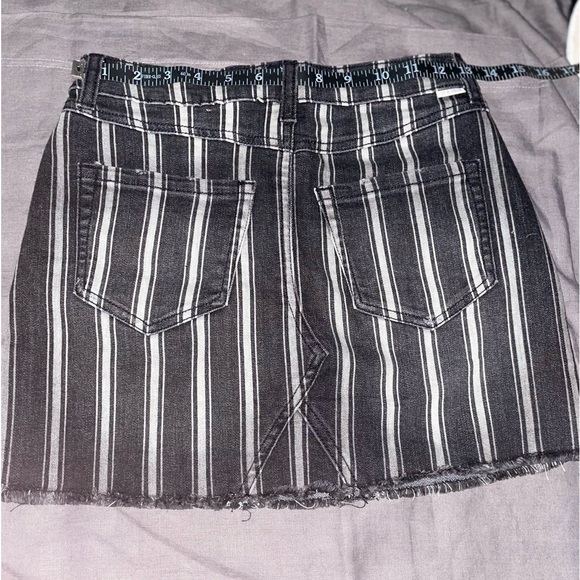 Sky and Sparrow EUC Black and White Striped Mini Skirt Size 1 - Picture 5 of 9